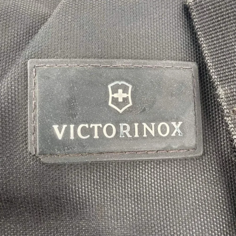 Victorinox Men's Altmont Flapover Expandable Laptop Backpack Bag Black Large‎